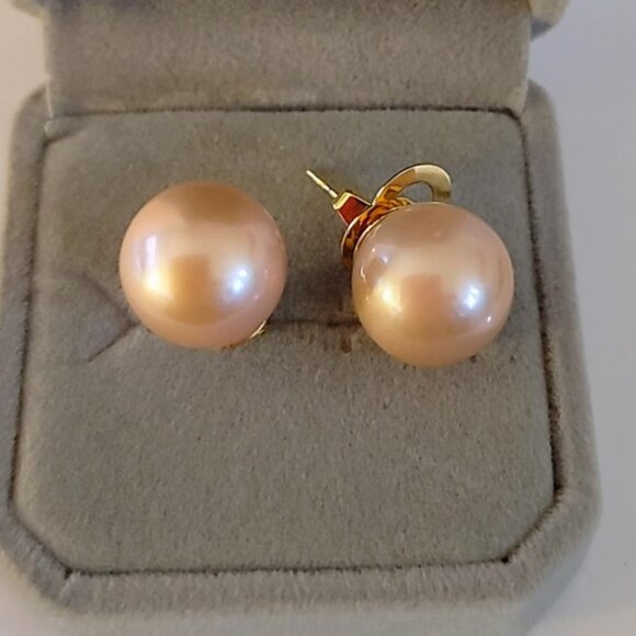 Brilliant Luster Edison Pearl Earrings โ AAAA Quality | Certified Authentic - Picture 6 of 7